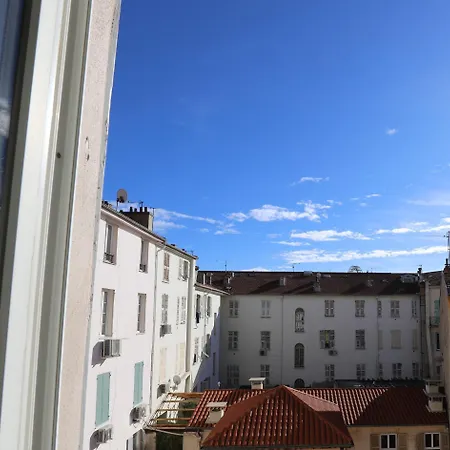 Cosy Cocoon Place Massena Appartement *