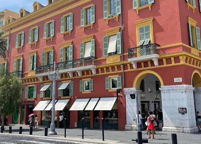Cosy Cocoon Place Massena Apartment