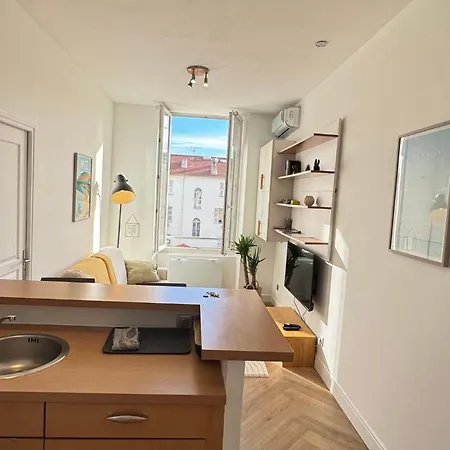 Cosy Cocoon Place Massena * Nice